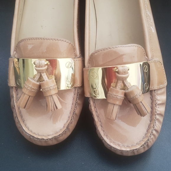 Stuart Weitzman Shoes With A Tassel - Picture 6 of 10